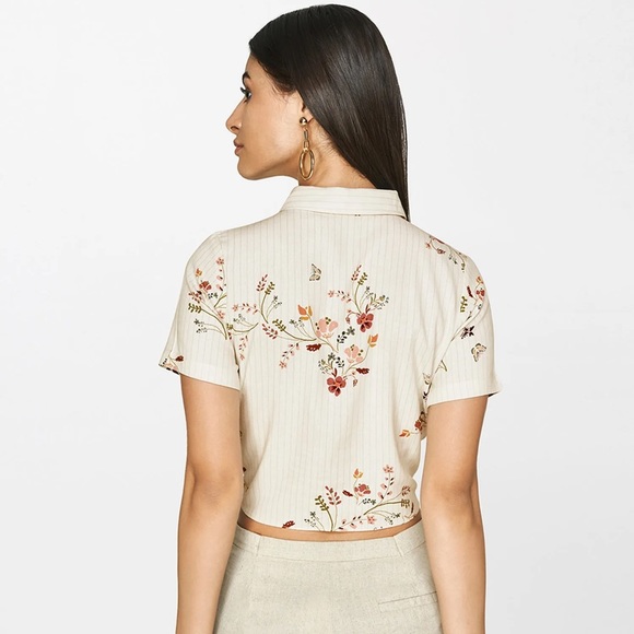 AND Off White Floral Crop Top with Knot (New without tags) Size - S - Picture 2 of 9